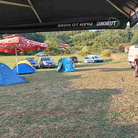 Dragacevska Avlija - Camp * Гуча